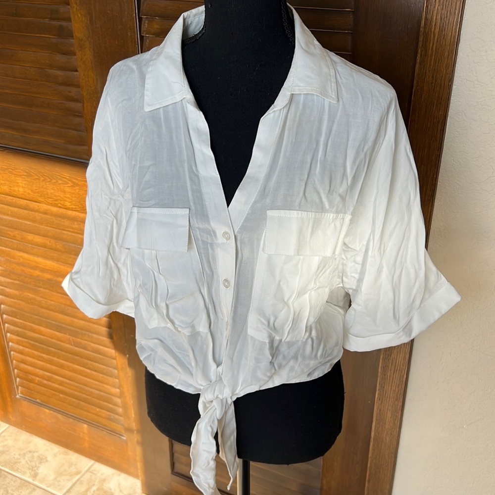 Women's White Tie-Front Button Cropped Shirt
